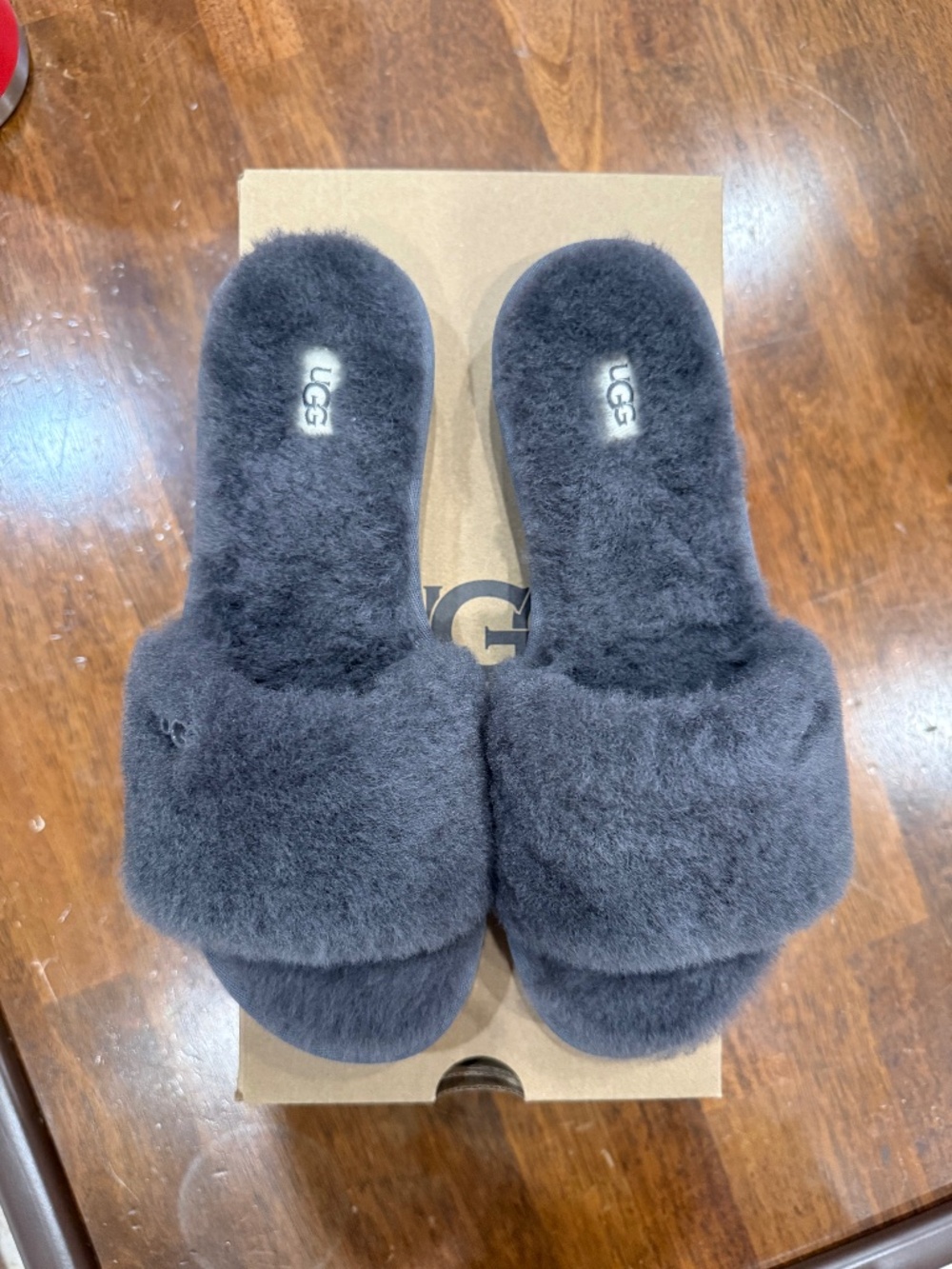 Ugg Cozette Slipper size 8 in color CHRC